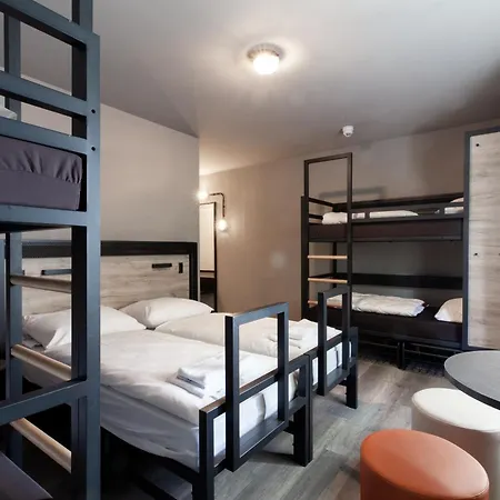 Hotel A&o Frankfurt Ostend 2*