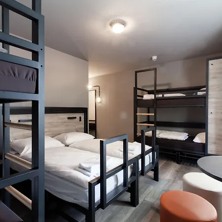 Hotel A&o Frankfurt Ostend 2*