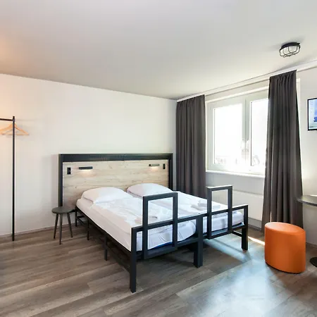 Hotel A&o Frankfurt Ostend 2*