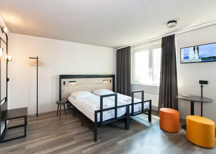 Hotel A&o Frankfurt Ostend 2*